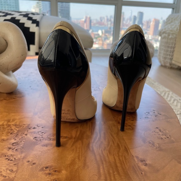 Jimmy Choo cap toe stilleto - Picture 2 of 7